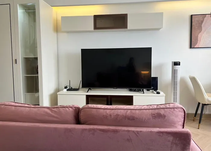 Lazy House At Impact Muangthong Apartment *